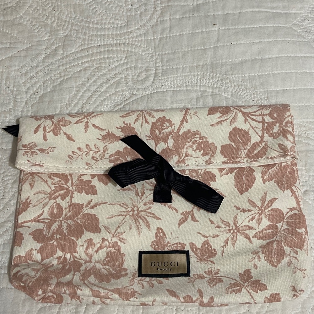 Gucci makeup bag
